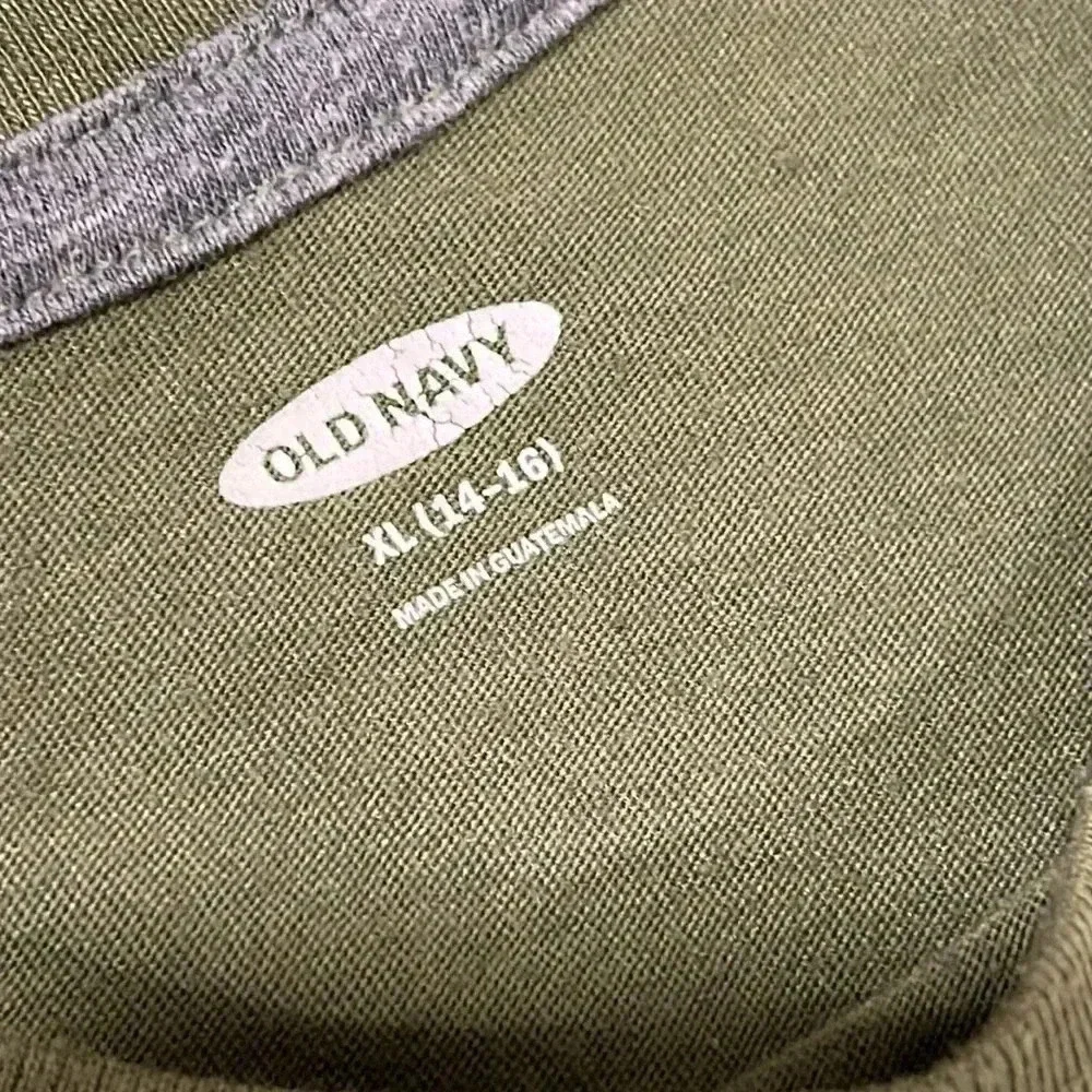 Old Navy Tshirt